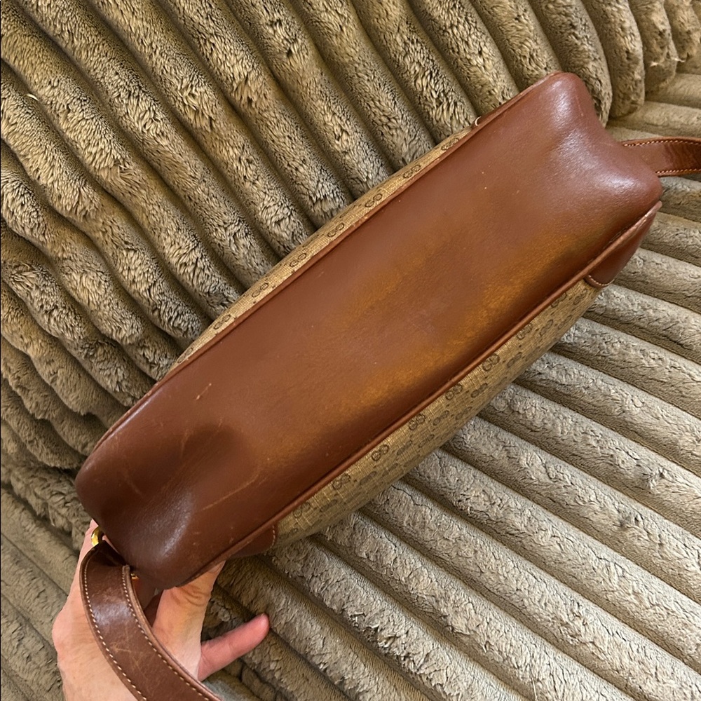 Gucci Brown/Tan Monogram Crossbody Bag - Picture 9 of 16